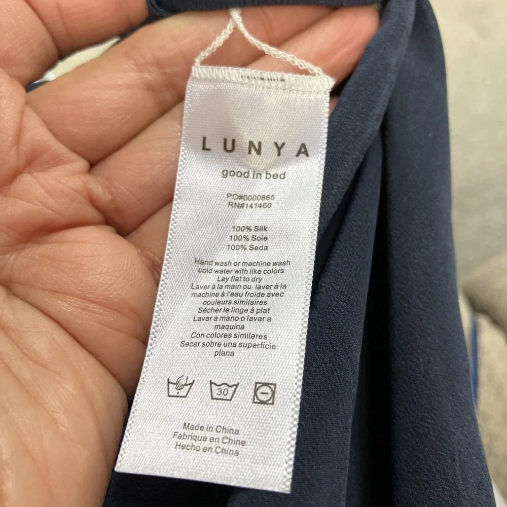 Lunya Sz Medium 100% Silk Navy Blue Pajama Shirt Tank Top Tulip Back Good In Bed